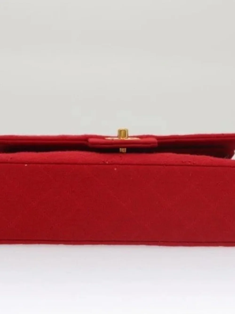 CHANEL brand	chanel color	red